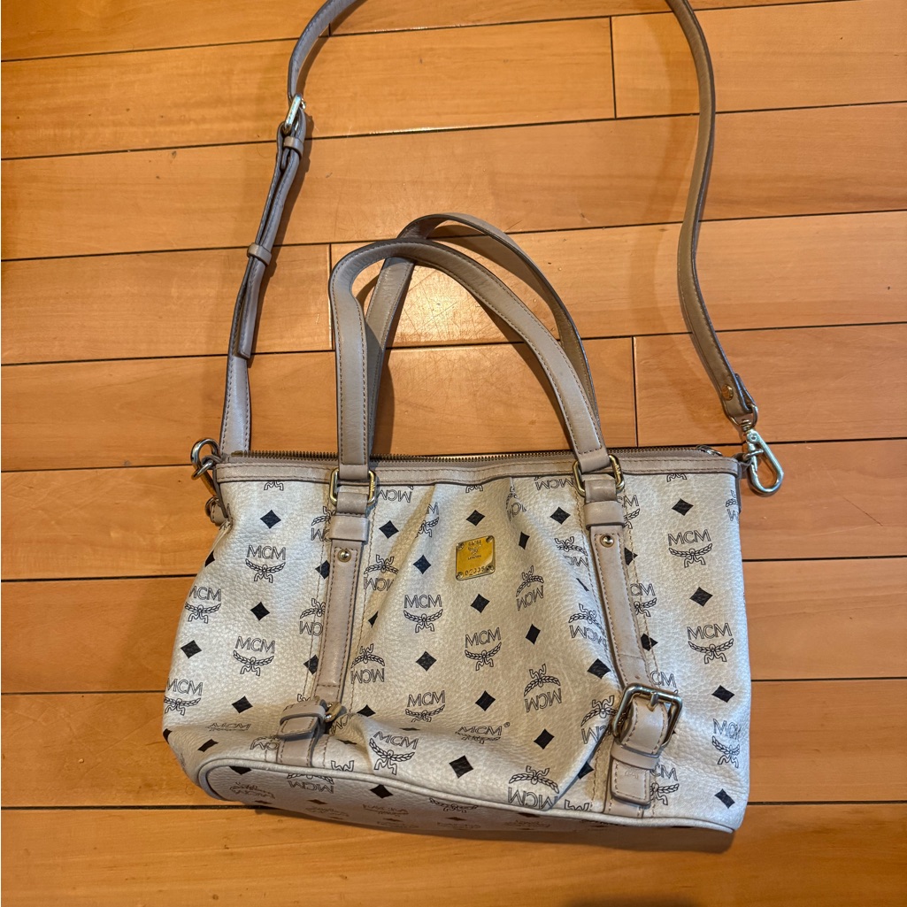 Mcm Cream And Tan Shoulder Bag